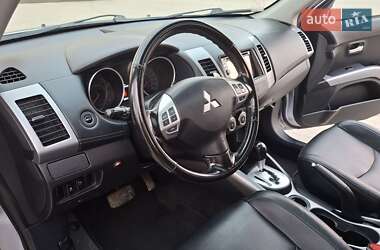 Внедорожник / Кроссовер Mitsubishi Outlander XL 2012 в 