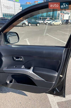 Позашляховик / Кросовер Mitsubishi Outlander XL 2008 в 