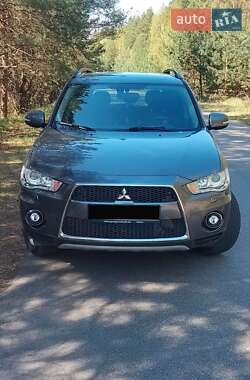 Внедорожник / Кроссовер Mitsubishi Outlander XL 2011 в Нежине