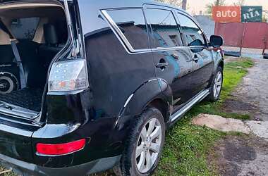 Внедорожник / Кроссовер Mitsubishi Outlander XL 2012 в 