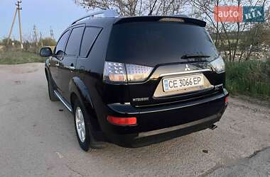 Позашляховик / Кросовер Mitsubishi Outlander XL 2010 в 