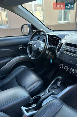 Позашляховик / Кросовер Mitsubishi Outlander XL 2007 в 