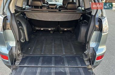 Позашляховик / Кросовер Mitsubishi Outlander XL 2007 в 