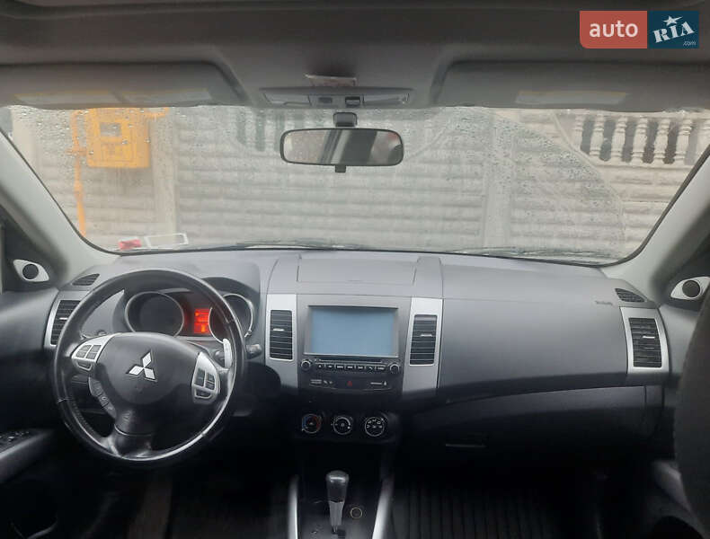 Внедорожник / Кроссовер Mitsubishi Outlander XL 2008 в Днепре