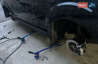 Позашляховик / Кросовер Mitsubishi Outlander XL 2010 в 