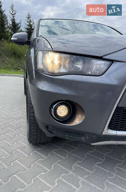 Внедорожник / Кроссовер Mitsubishi Outlander XL 2010 в 