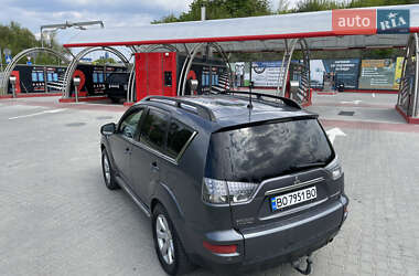 Внедорожник / Кроссовер Mitsubishi Outlander XL 2010 в 