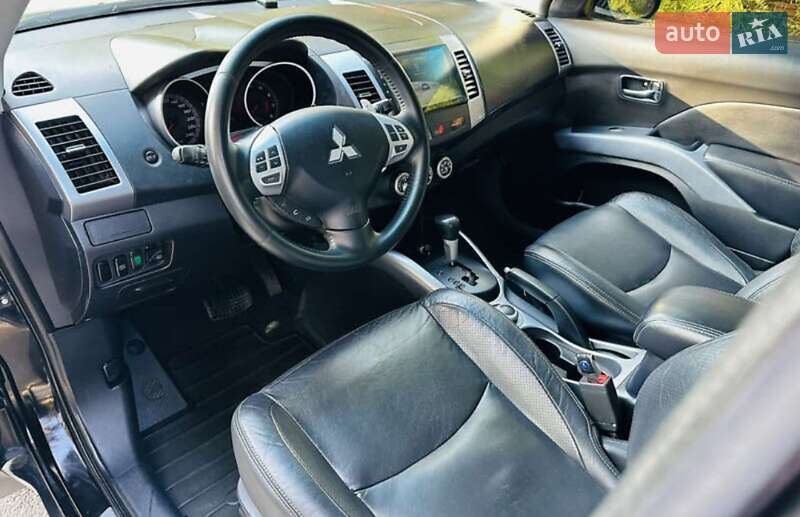 Позашляховик / Кросовер Mitsubishi Outlander XL 2007 в Дніпрі