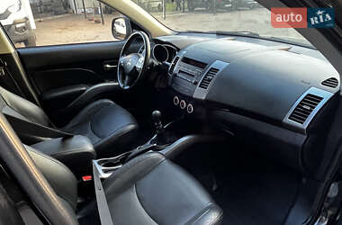 Позашляховик / Кросовер Mitsubishi Outlander XL 2008 в 