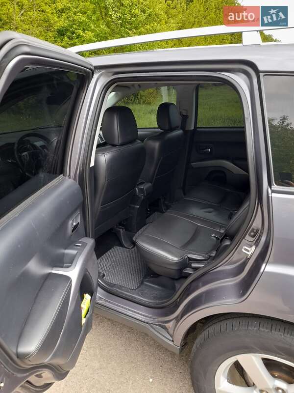 Позашляховик / Кросовер Mitsubishi Outlander XL 2008 в Ріпках
