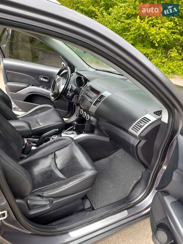 Позашляховик / Кросовер Mitsubishi Outlander XL 2008 в Ріпках