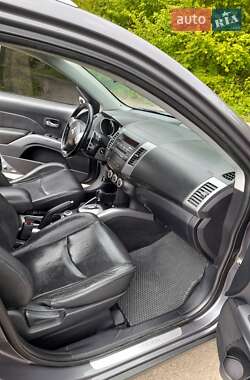 Позашляховик / Кросовер Mitsubishi Outlander XL 2008 в 