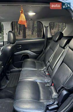 Внедорожник / Кроссовер Mitsubishi Outlander XL 2008 в 