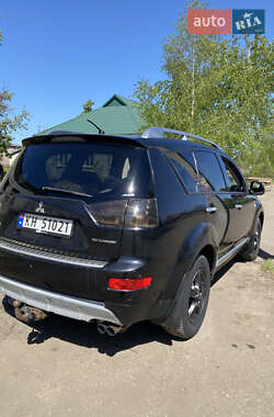 Внедорожник / Кроссовер Mitsubishi Outlander XL 2007 в Межевой