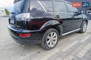 Внедорожник / Кроссовер Mitsubishi Outlander XL 2011 в 