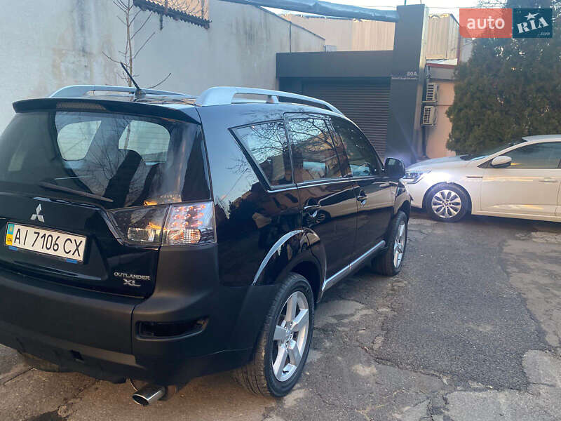 Позашляховик / Кросовер Mitsubishi Outlander XL 2008 в Одесі