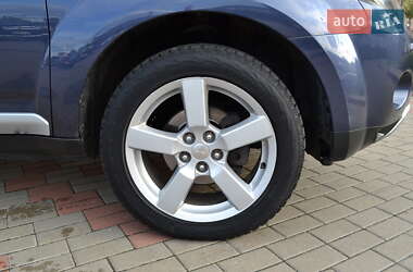 Позашляховик / Кросовер Mitsubishi Outlander XL 2008 в 