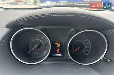Внедорожник / Кроссовер Mitsubishi Outlander XL 2010 в 