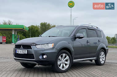 Позашляховик / Кросовер Mitsubishi Outlander XL 2009 в Радивиліві