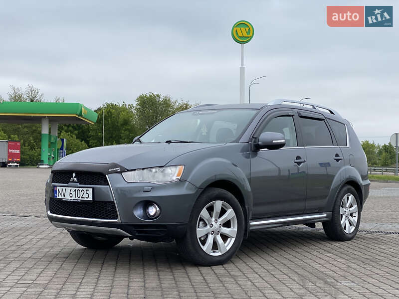 Внедорожник / Кроссовер Mitsubishi Outlander XL 2009 в 