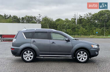Внедорожник / Кроссовер Mitsubishi Outlander XL 2009 в 