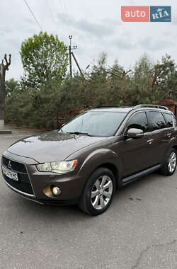 Внедорожник / Кроссовер Mitsubishi Outlander XL 2012 в 