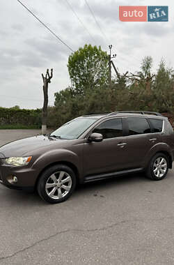 Внедорожник / Кроссовер Mitsubishi Outlander XL 2012 в 