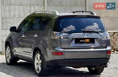 Позашляховик / Кросовер Mitsubishi Outlander XL 2008 в 
