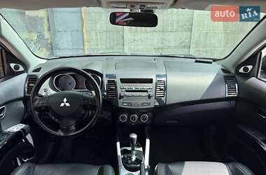Позашляховик / Кросовер Mitsubishi Outlander XL 2008 в 