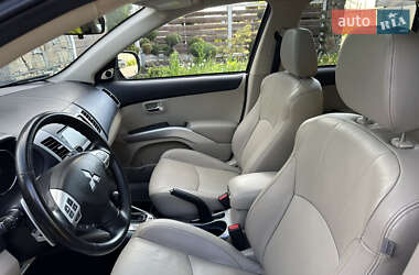 Внедорожник / Кроссовер Mitsubishi Outlander XL 2011 в 