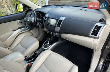 Внедорожник / Кроссовер Mitsubishi Outlander XL 2011 в 