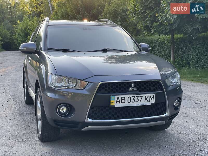 Внедорожник / Кроссовер Mitsubishi Outlander XL 2011 в Виннице