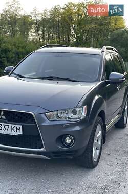 Внедорожник / Кроссовер Mitsubishi Outlander XL 2011 в 