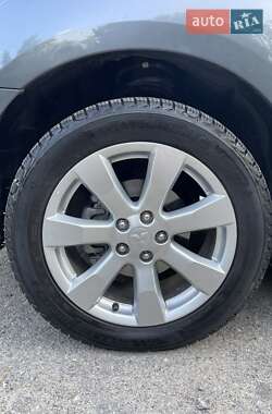 Внедорожник / Кроссовер Mitsubishi Outlander XL 2011 в 