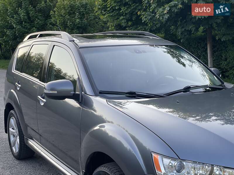 Внедорожник / Кроссовер Mitsubishi Outlander XL 2011 в Виннице