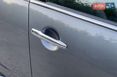 Внедорожник / Кроссовер Mitsubishi Outlander XL 2011 в 