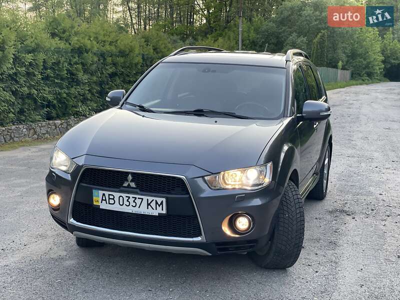 Внедорожник / Кроссовер Mitsubishi Outlander XL 2011 в Виннице