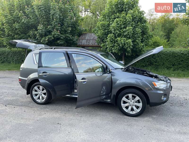 Внедорожник / Кроссовер Mitsubishi Outlander XL 2011 в Виннице