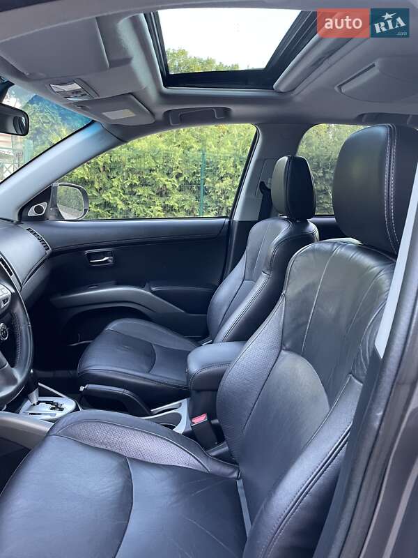 Внедорожник / Кроссовер Mitsubishi Outlander XL 2011 в Виннице