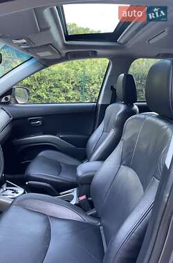 Внедорожник / Кроссовер Mitsubishi Outlander XL 2011 в 