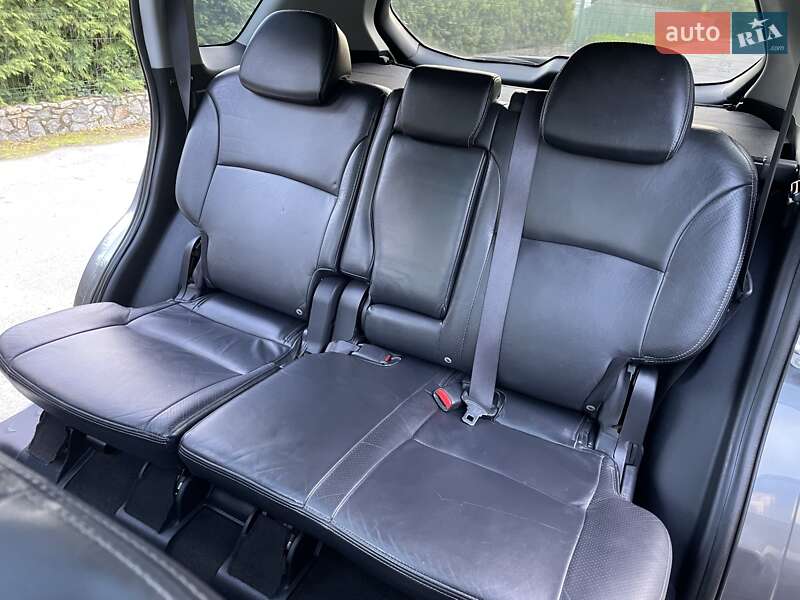 Внедорожник / Кроссовер Mitsubishi Outlander XL 2011 в Виннице