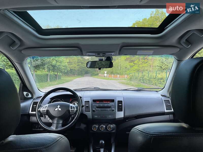 Внедорожник / Кроссовер Mitsubishi Outlander XL 2011 в Виннице