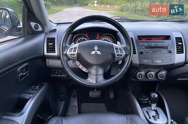 Внедорожник / Кроссовер Mitsubishi Outlander XL 2011 в 