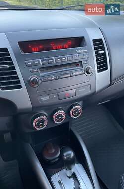 Внедорожник / Кроссовер Mitsubishi Outlander XL 2011 в 