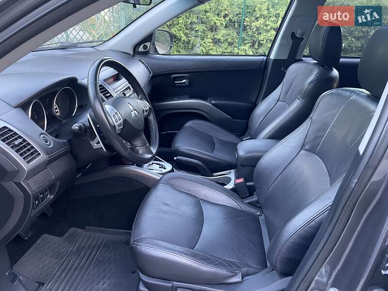Внедорожник / Кроссовер Mitsubishi Outlander XL 2011 в Виннице