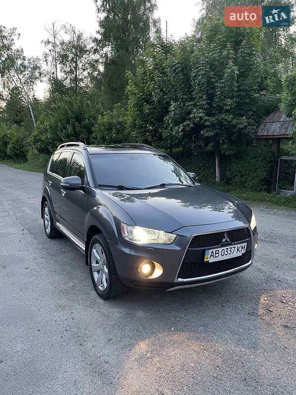 Внедорожник / Кроссовер Mitsubishi Outlander XL 2011 в Виннице