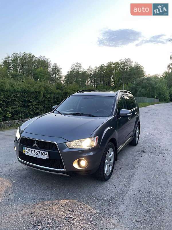Внедорожник / Кроссовер Mitsubishi Outlander XL 2011 в Виннице
