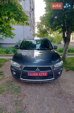 Внедорожник / Кроссовер Mitsubishi Outlander XL 2010 в 