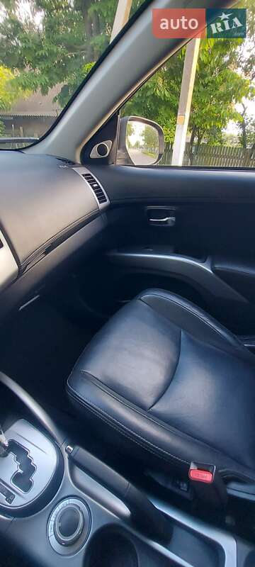 Позашляховик / Кросовер Mitsubishi Outlander XL 2010 в Білгороді-Дністровському