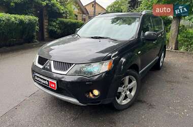 Позашляховик / Кросовер Mitsubishi Outlander XL 2008 в Києві